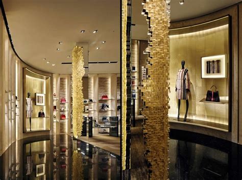 fendi ha uffici a milano|Boutique FENDI Milano Montenapoleone Italia .